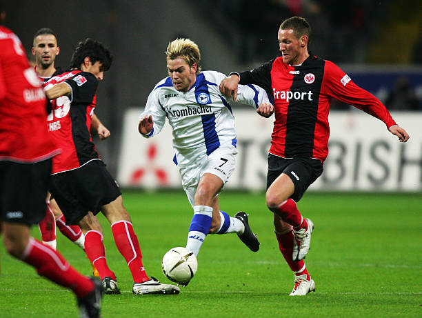 更加偏向前 更加偏向前