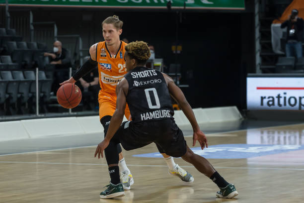 湾的周天成 湾的周天成