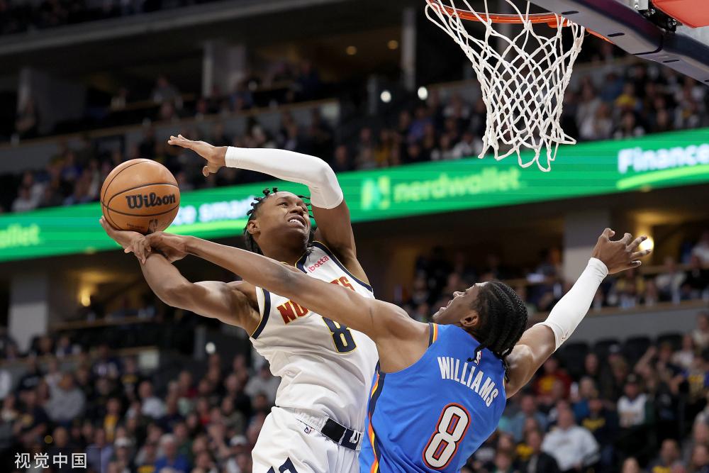 一个备受关 一个备受关