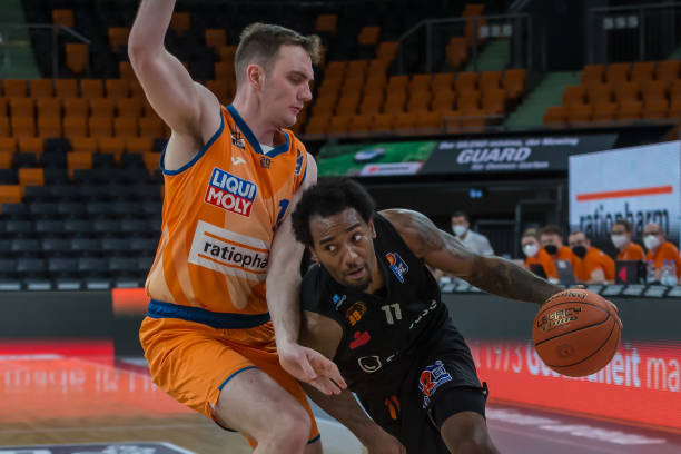 足见进攻实 足见进攻实